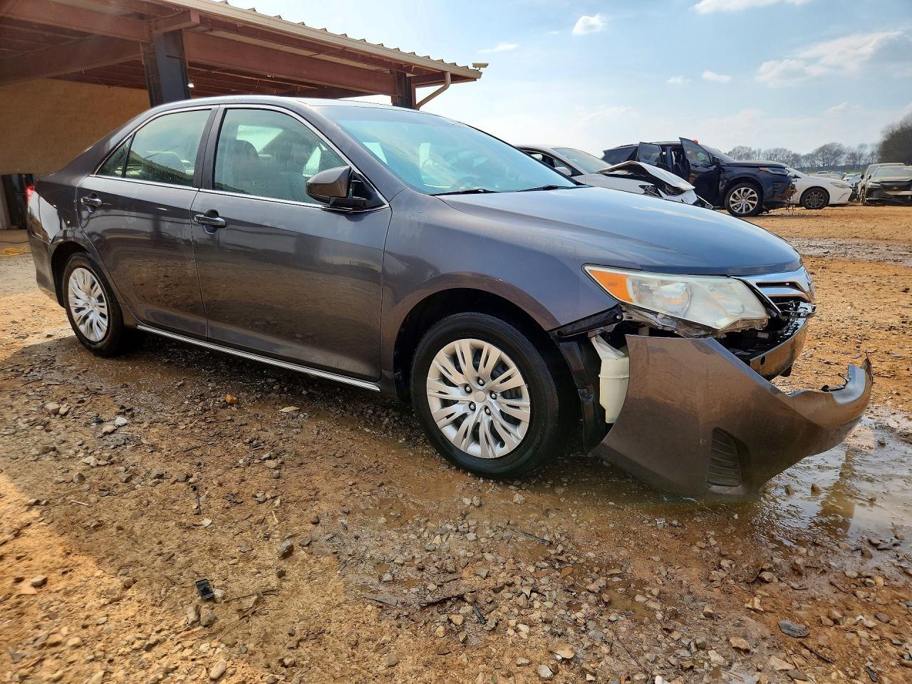 2013 Toyota Camry Le - zdjęcie 4
