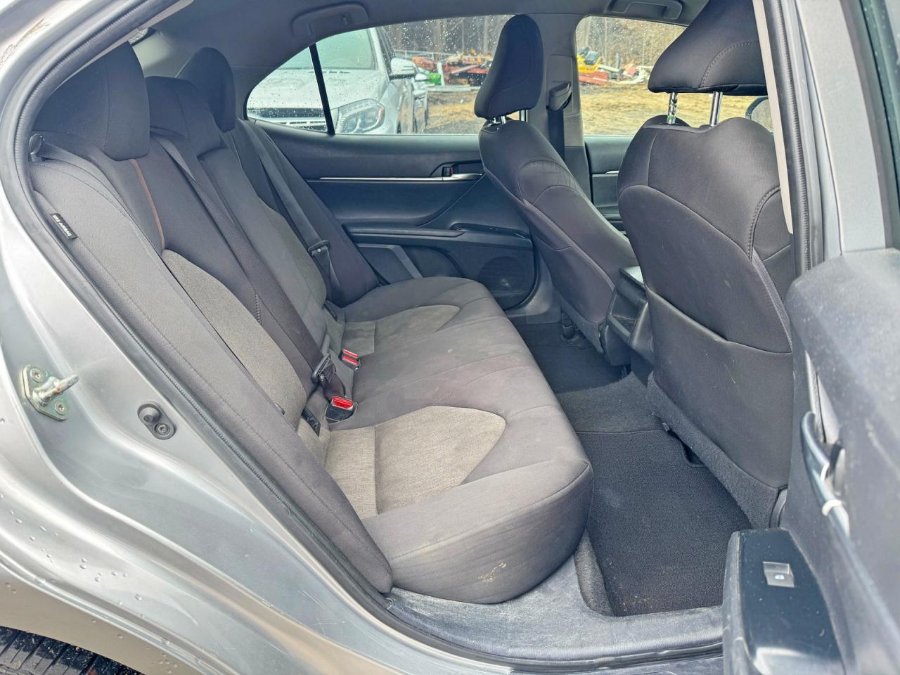 2020 Toyota Camry Le - zdjęcie 6