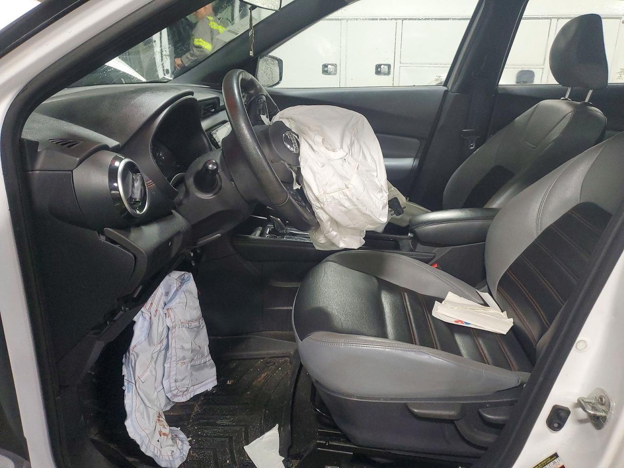 2021 Nissan Kicks Sr - zdjęcie 7