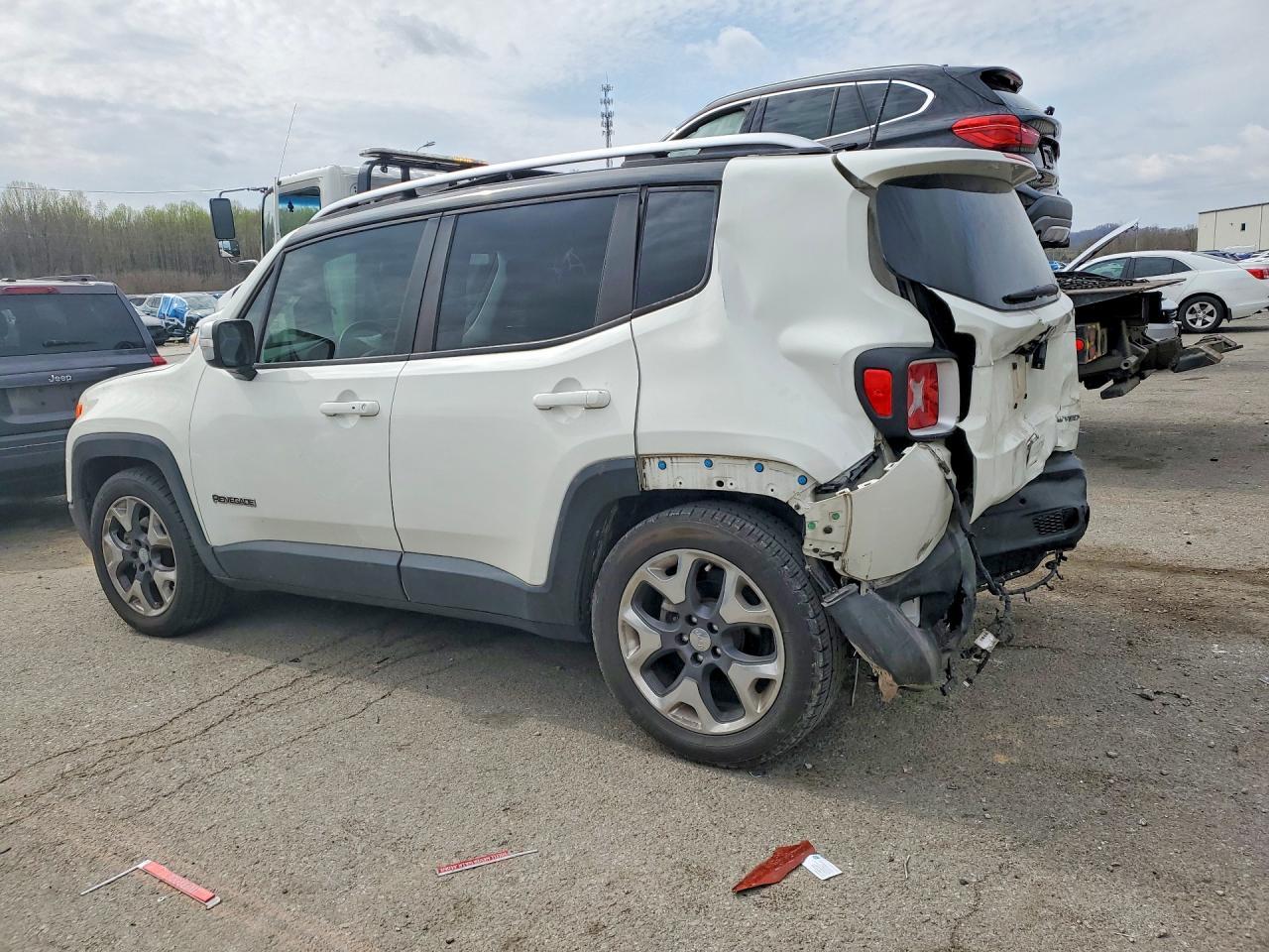 2018 Jeep Renegade - zdjęcie 2