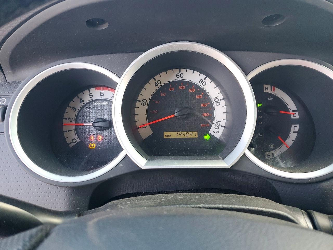 2015 Toyota Tacoma V6 - zdjęcie 9