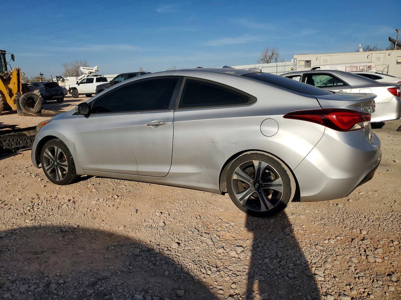 2014 Hyundai Elantra Coupe Base - zdjęcie 2