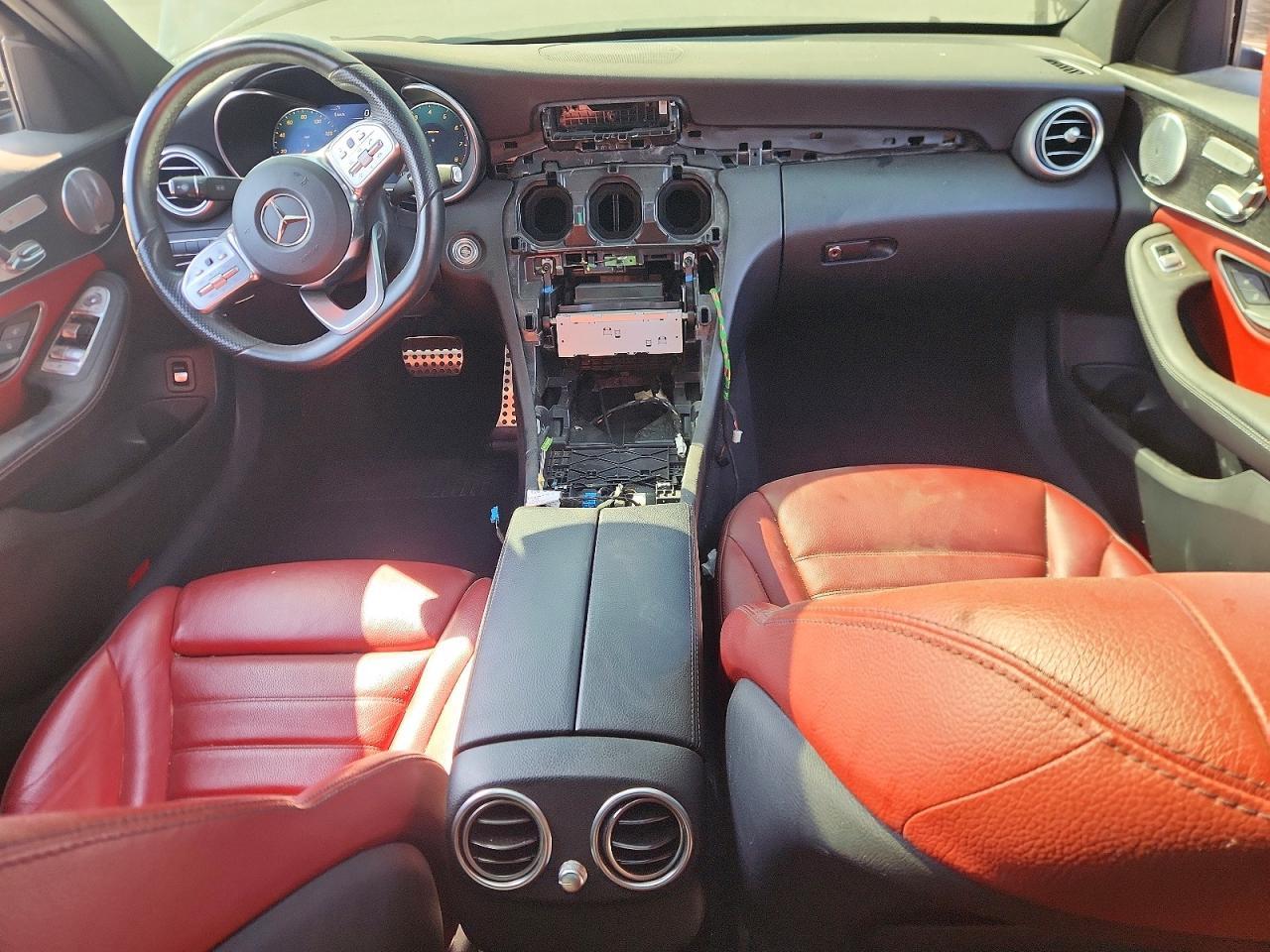2021 Mercedes-Benz C 300 - zdjęcie 8