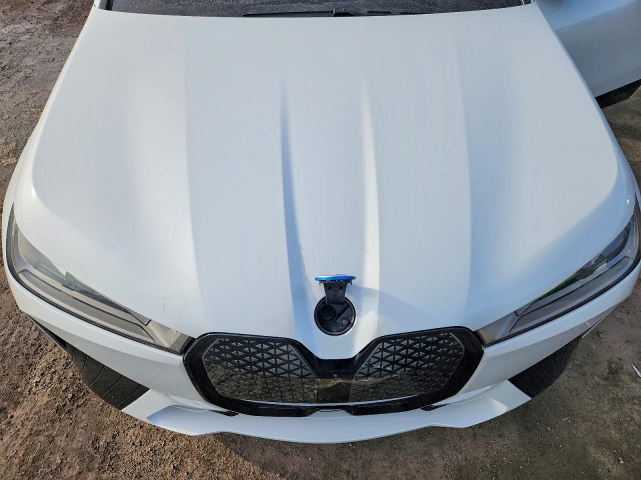 2022 BMW Ix xDrive50 - zdjęcie 11