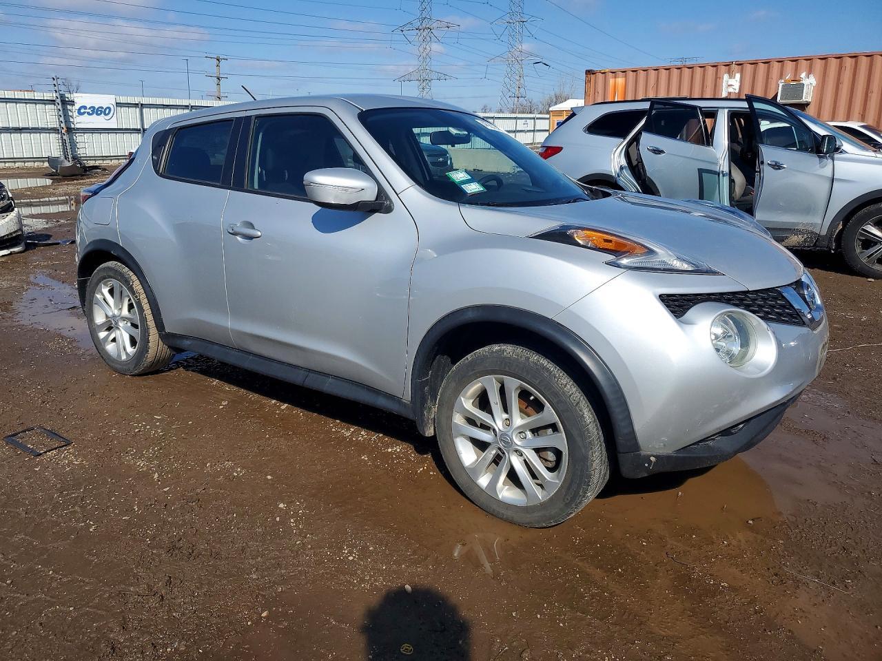 2015 Nissan Juke S - zdjęcie 4