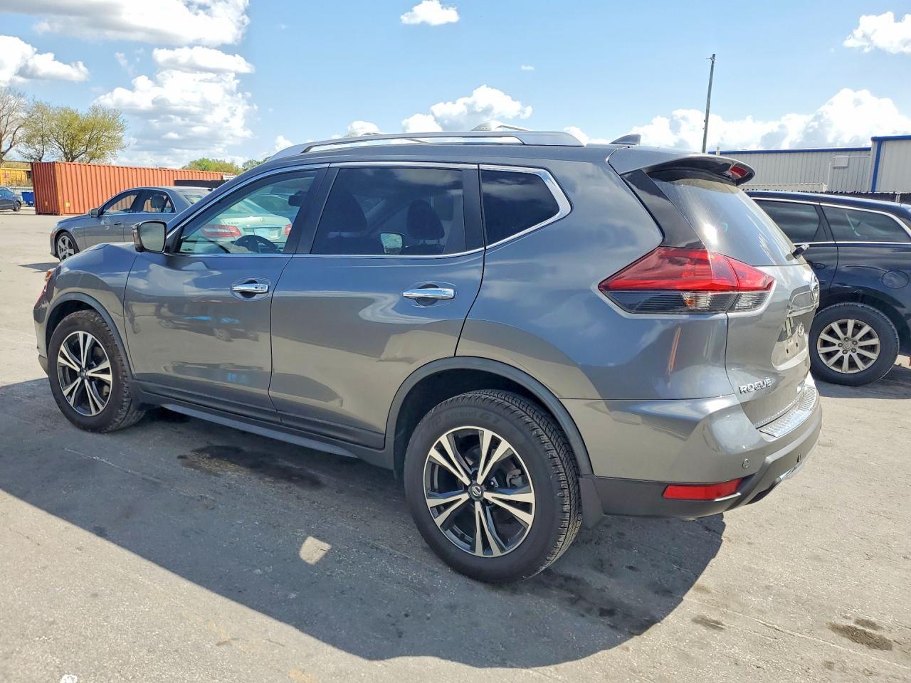 2020 Nissan Rogue Sv - zdjęcie 2