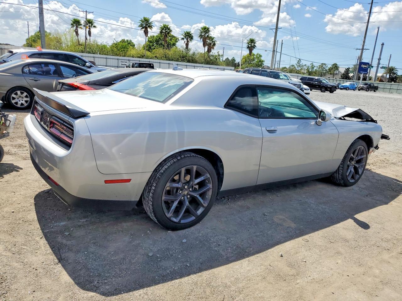 2023 Dodge Challenger Sxt - zdjęcie 3