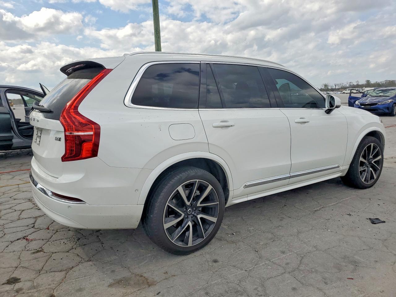 2024 Volvo Xc90 Ultimate - zdjęcie 3