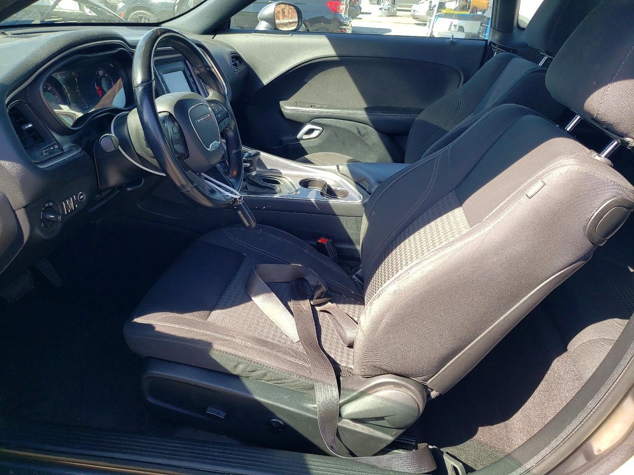 2016 Dodge Challenger R - zdjęcie 7