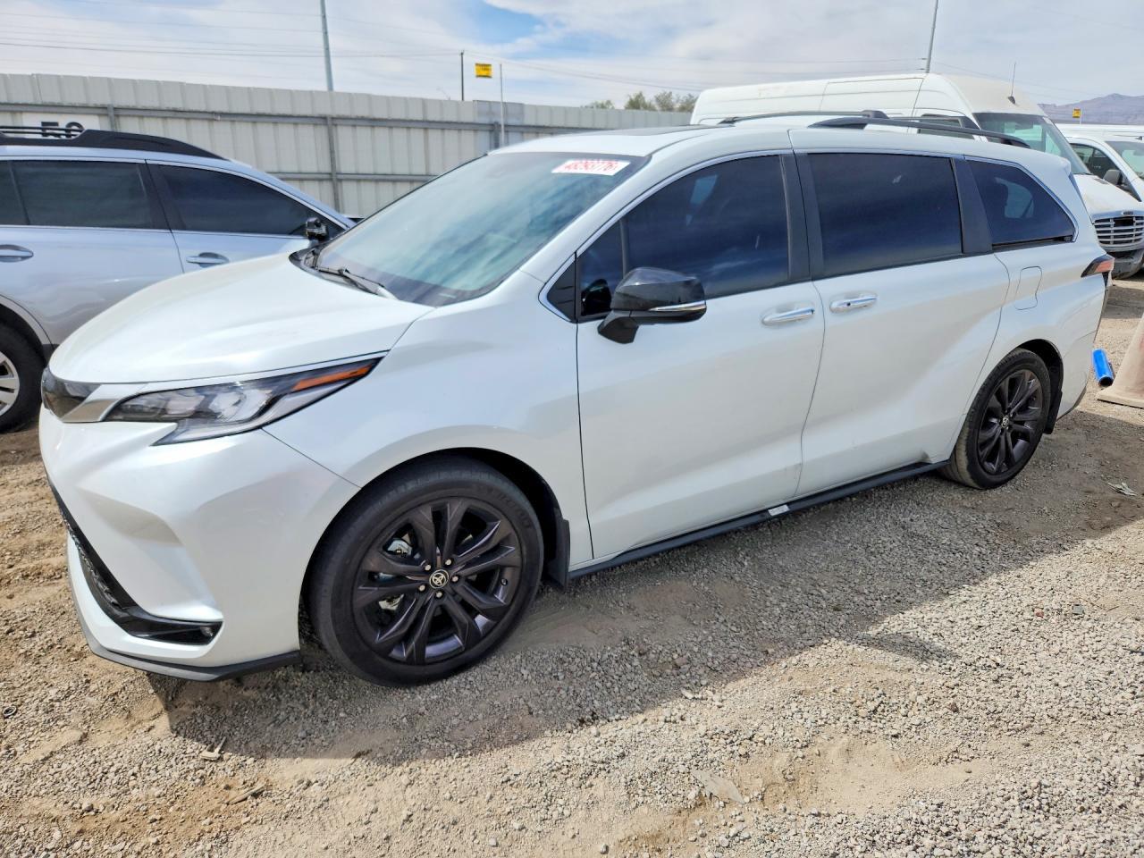 2023 Toyota Sienna 25Th Anniversary Edition - zdjęcie główne