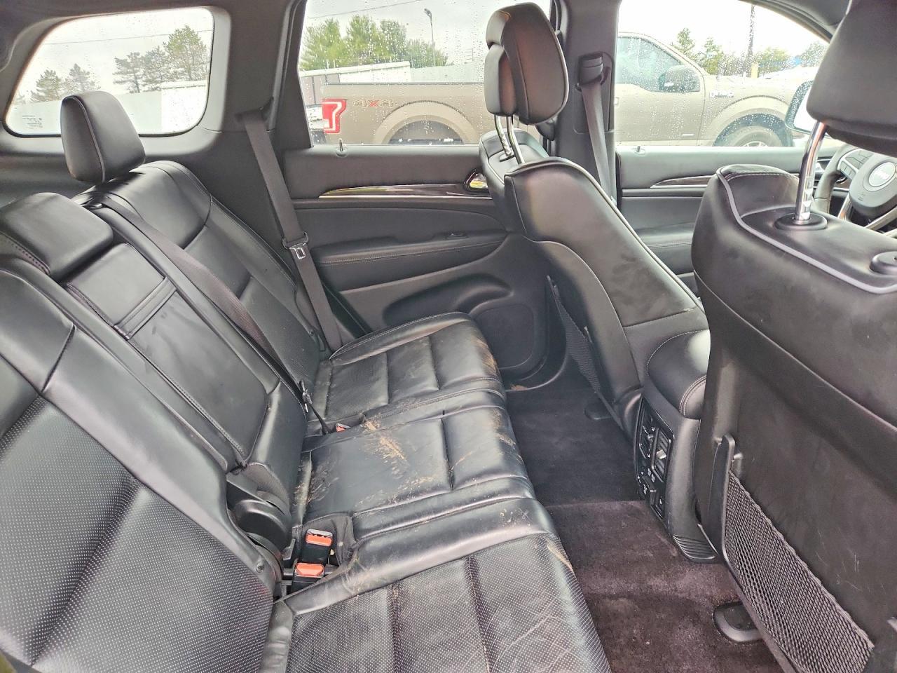 2019 Jeep Grand Cherokee Overland - zdjęcie 11