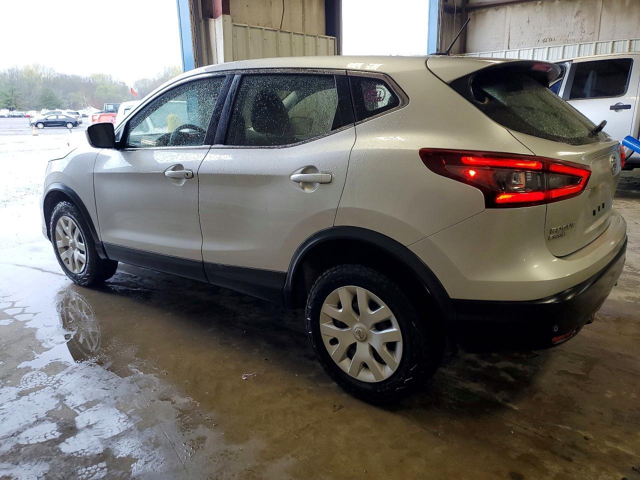 2020 Nissan Rogue Sport S - zdjęcie 2