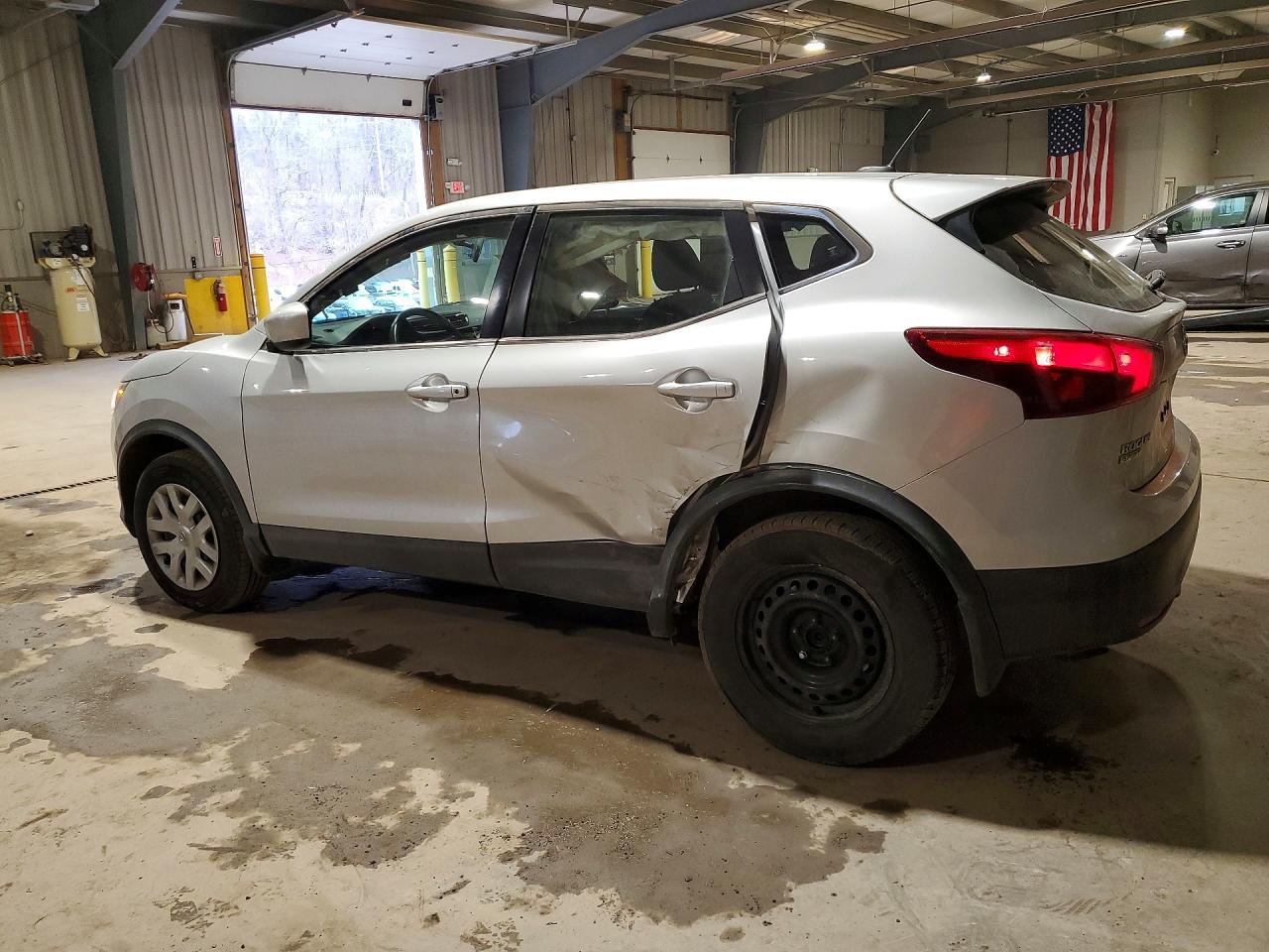 2019 Nissan Rogue Sport S - zdjęcie 2