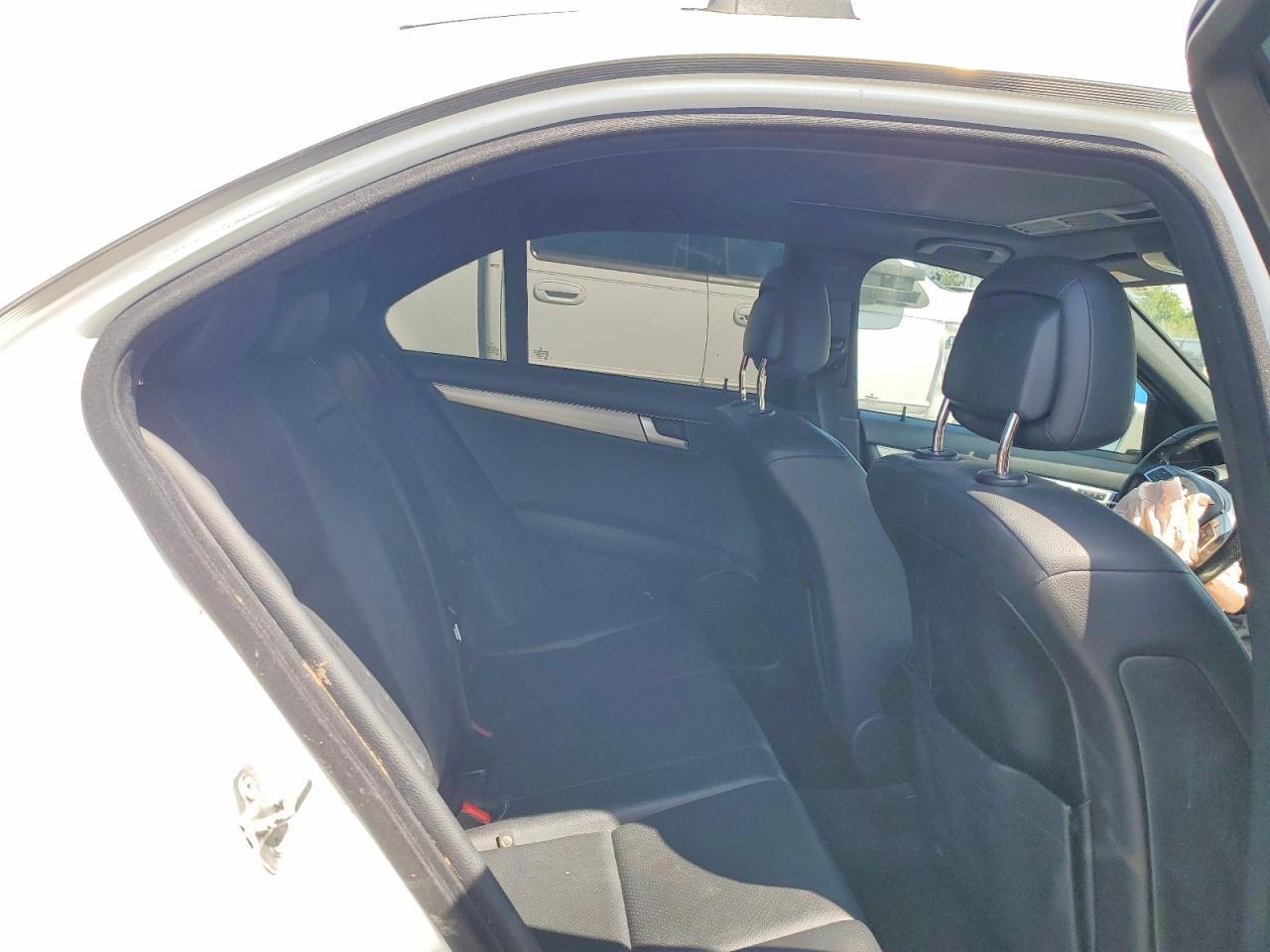 2014 Mercedes-Benz C 300 4Matic - zdjęcie 10