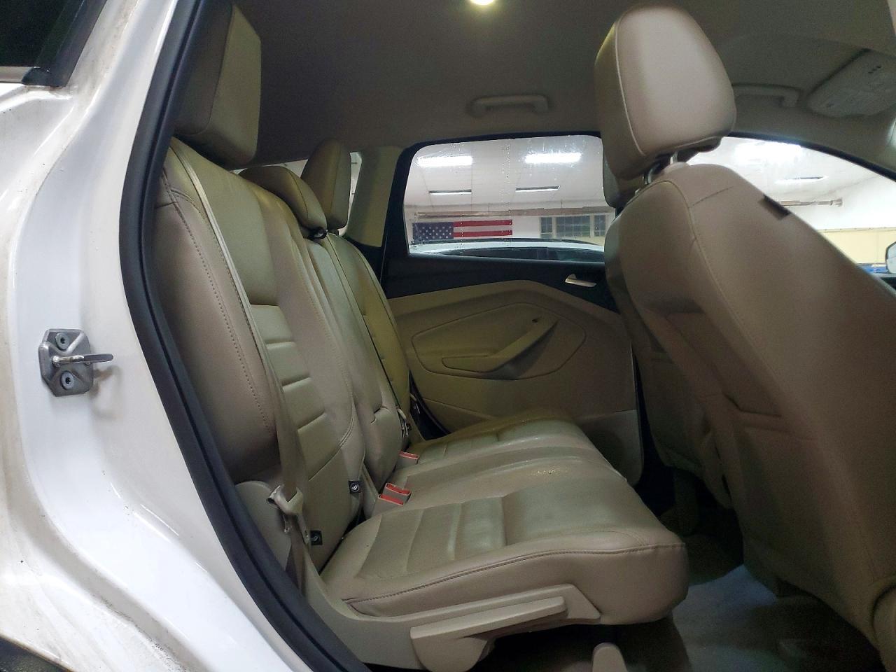 2016 Ford Escape Titanium - zdjęcie 11
