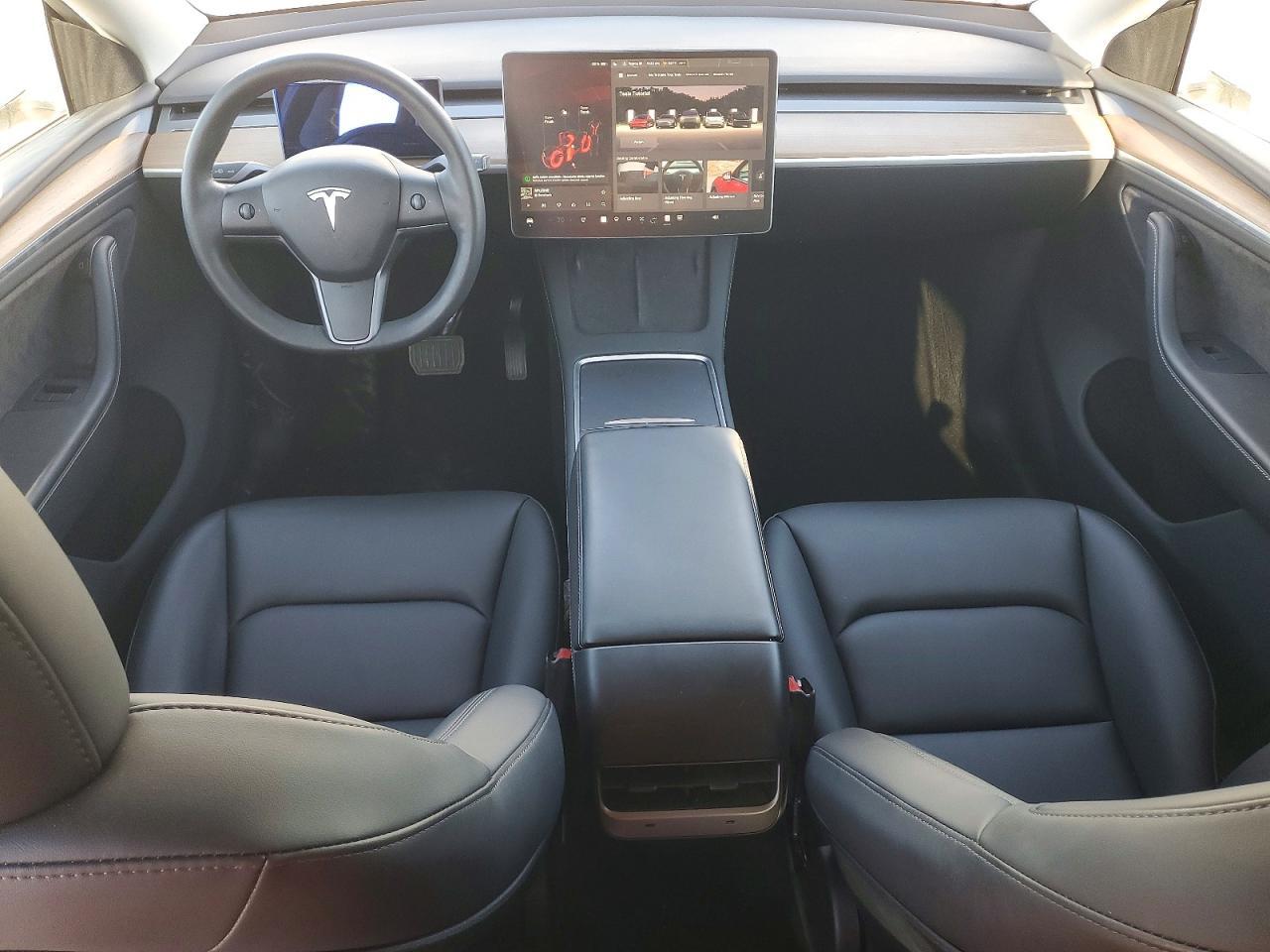 2023 Tesla Model Y - zdjęcie 8