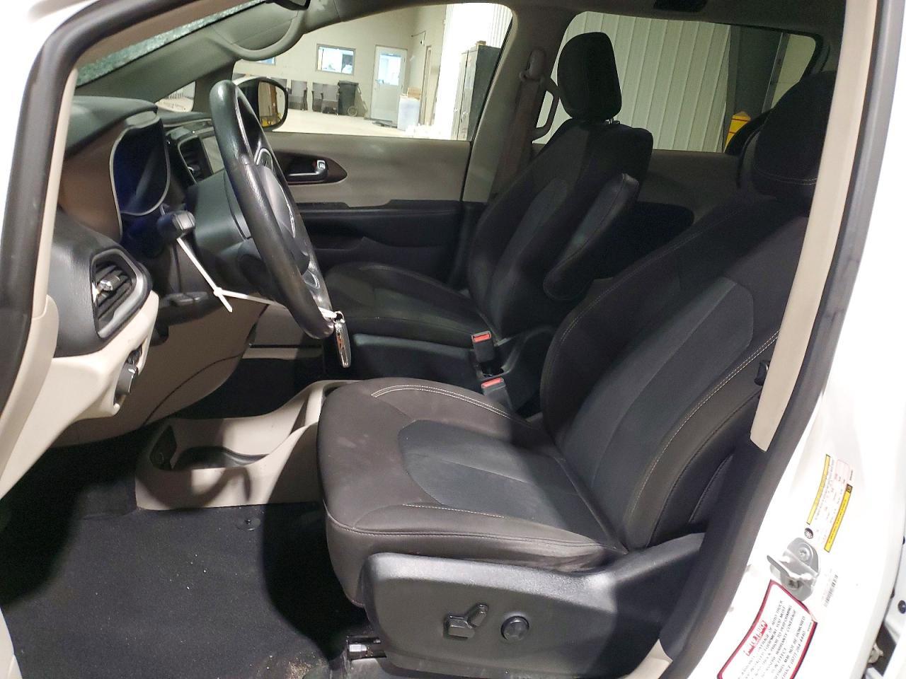 2021 Chrysler Voyager Lx - zdjęcie 7