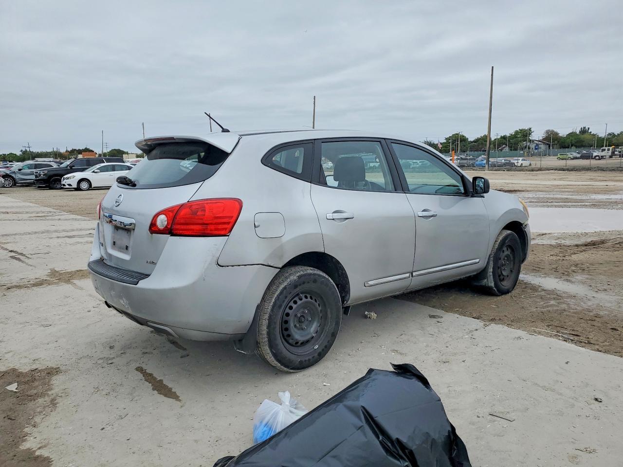 2013 Nissan Rogue S - zdjęcie 3