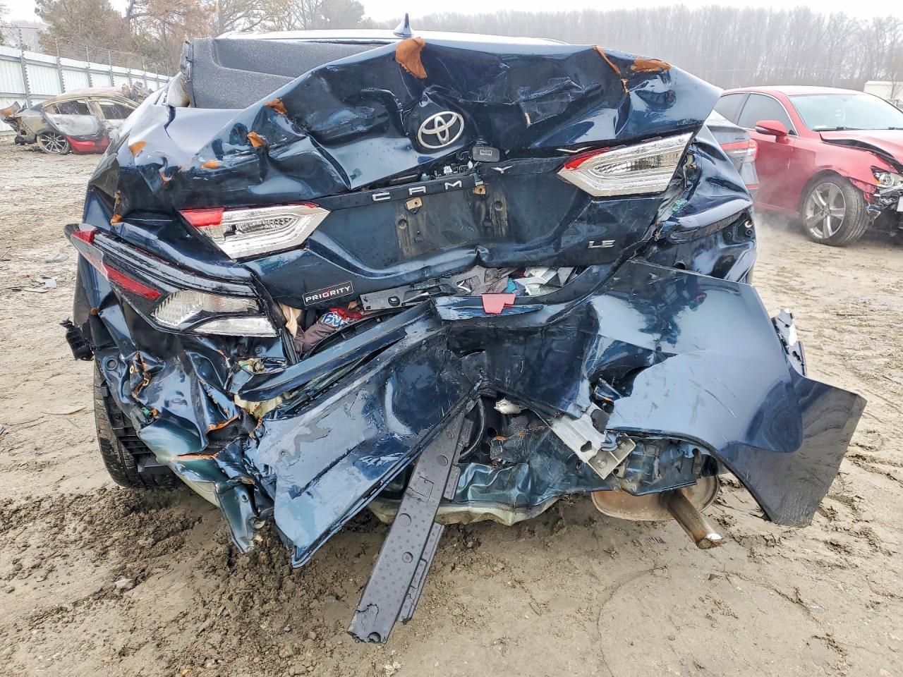 2020 Toyota Camry Le - zdjęcie 6