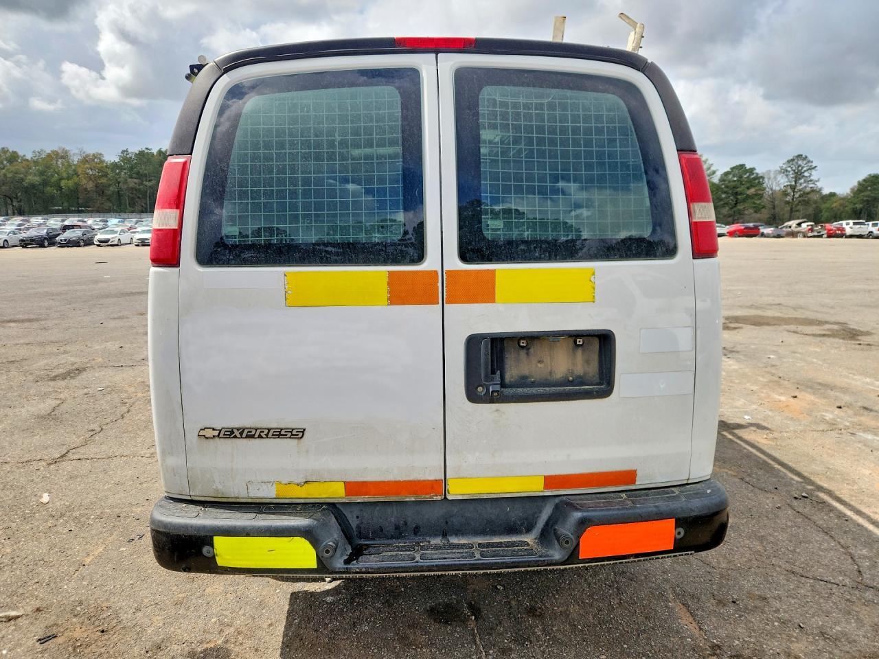 2017 Chevrolet Express G2500 - zdjęcie 6