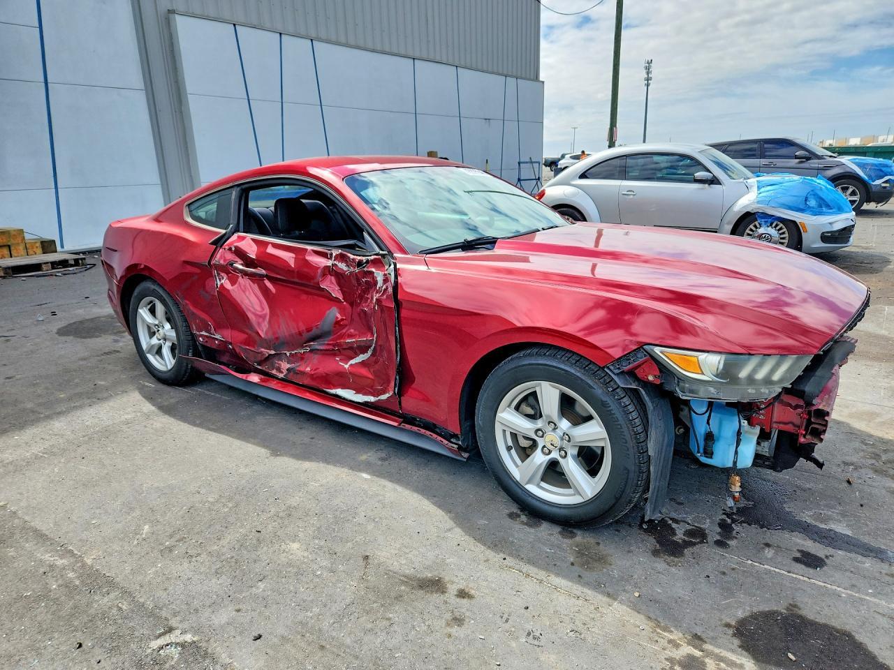 2015 Ford Mustang - zdjęcie 4