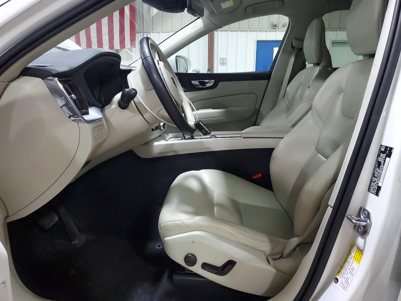 2020 Volvo Xc60 T8 Momentum - zdjęcie 7