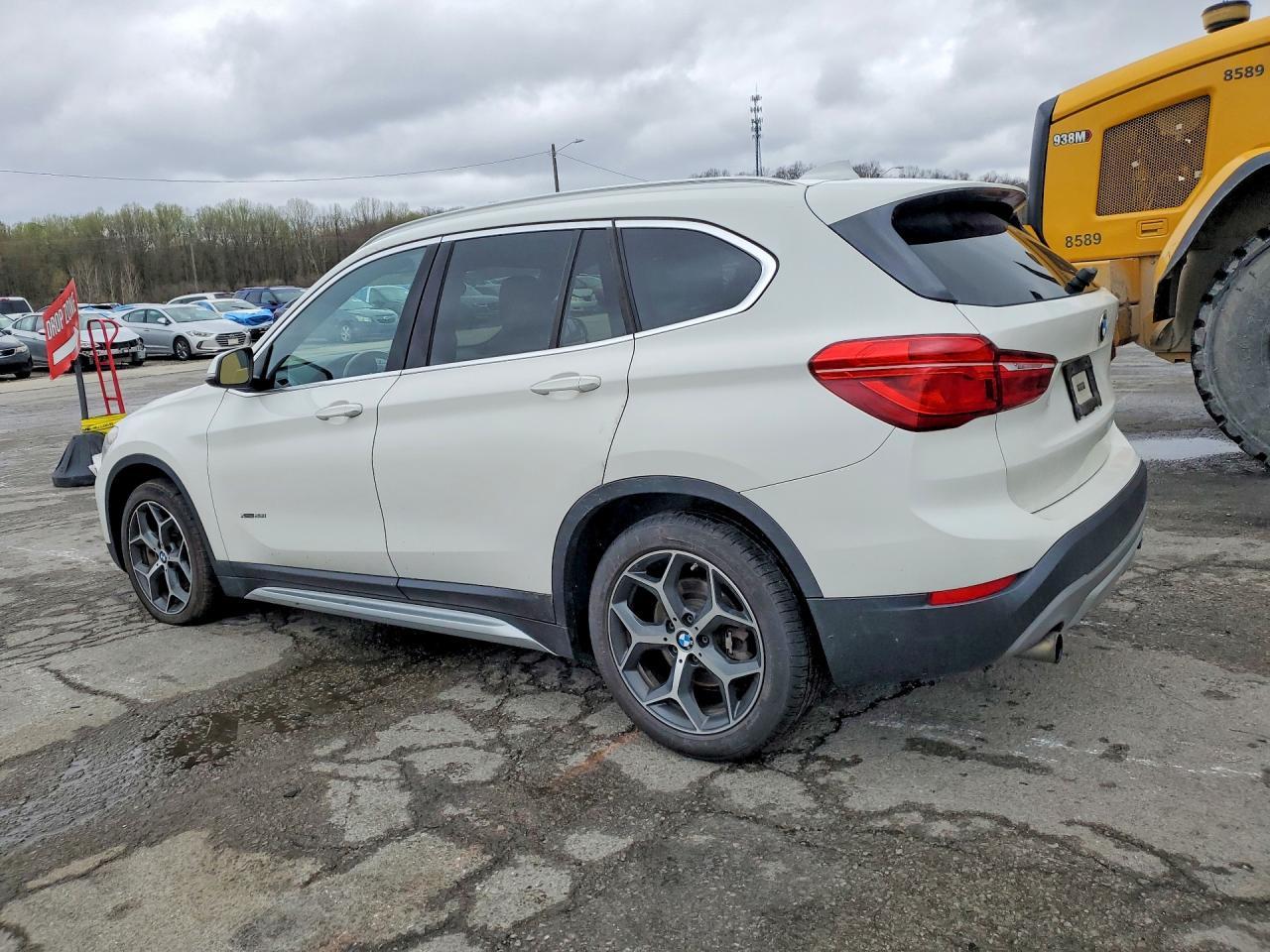 2017 BMW X1 xDrive28I - zdjęcie 2