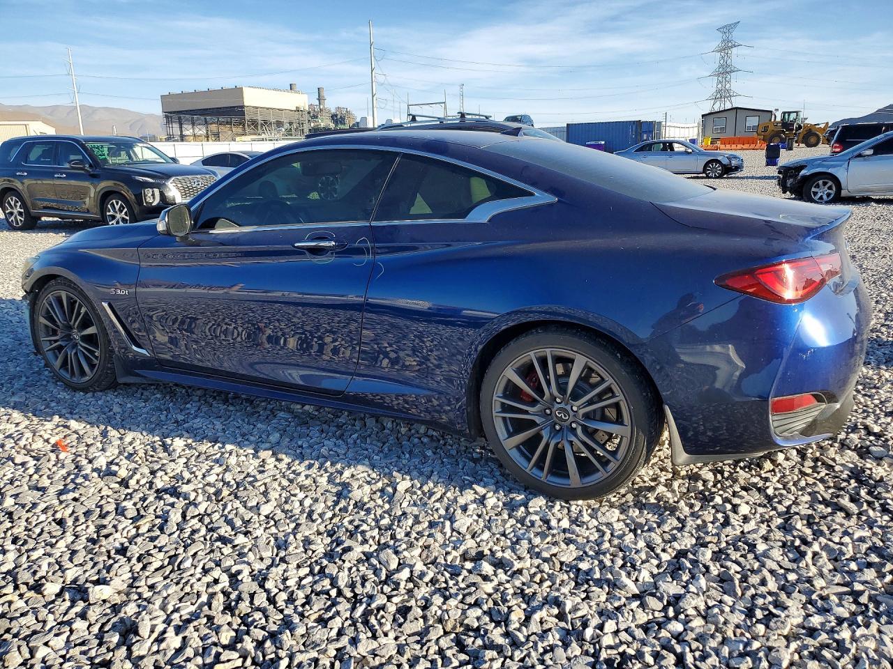 2017 Infiniti Q60 Red Sport 400 - zdjęcie 2