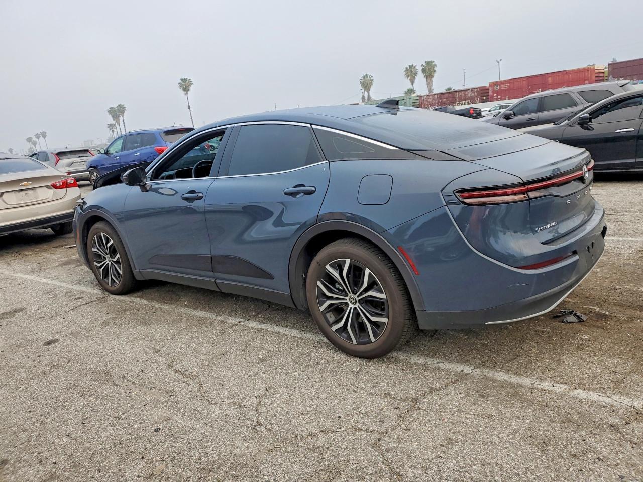 2025 Toyota Crown Xle - zdjęcie 2