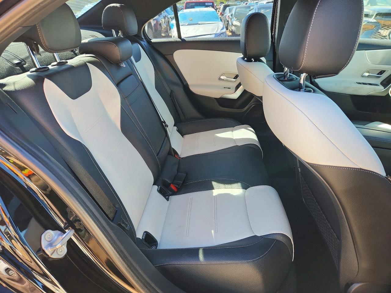 2019 Mercedes-Benz A 220 - zdjęcie 10
