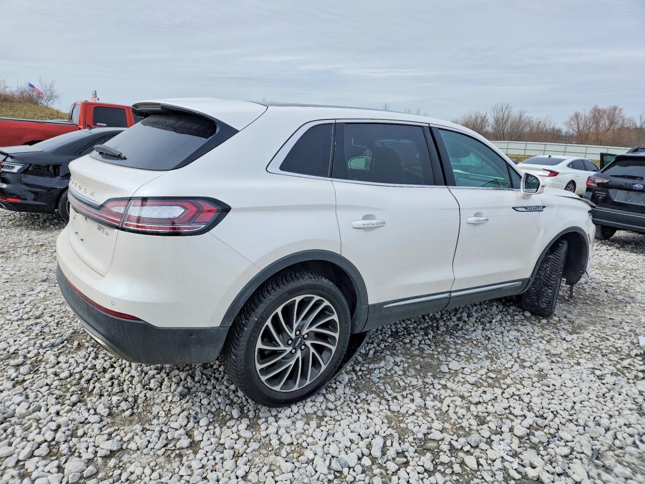 2019 Lincoln Nautilus Reserve - zdjęcie 3