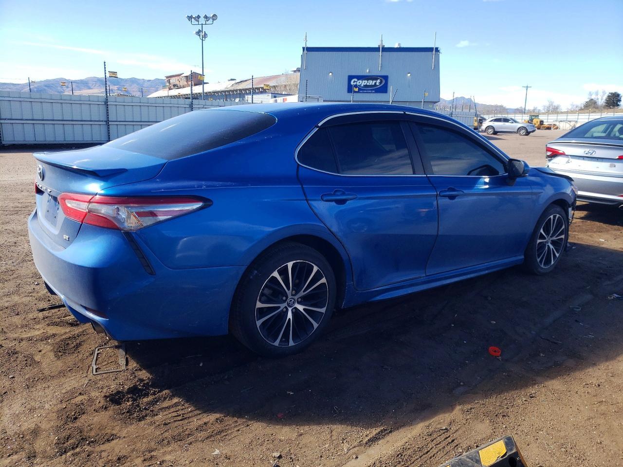 2018 Toyota Camry Se - zdjęcie 3