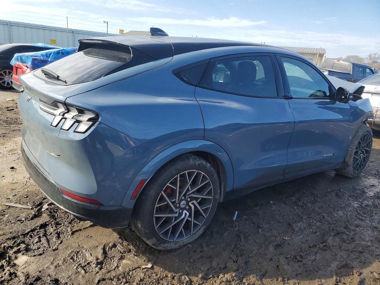 2023 Ford Mustang Mach-E Gt - zdjęcie 3