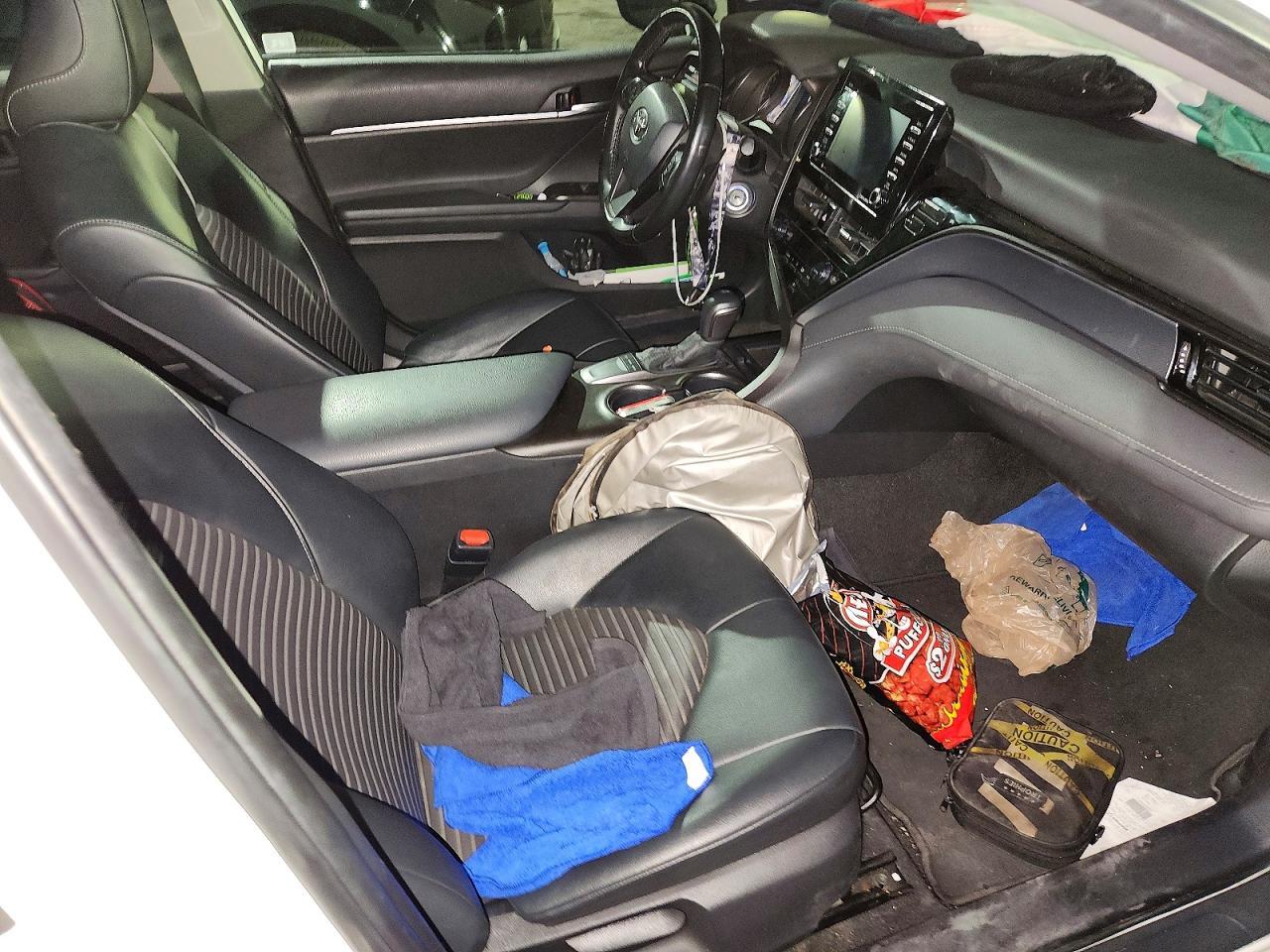 2022 Toyota Camry Se - zdjęcie 13