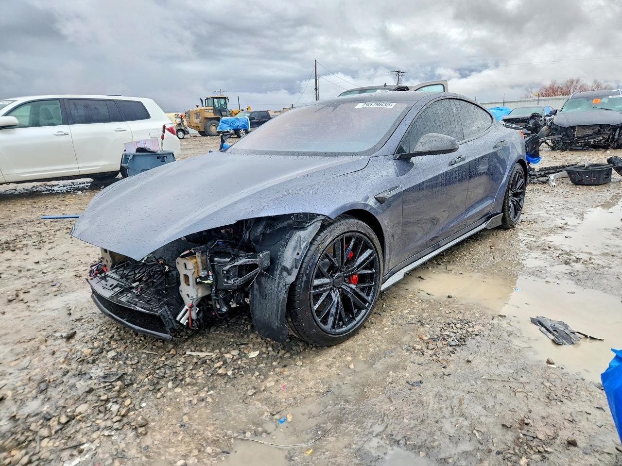 2021 Tesla Model S - zdjęcie główne