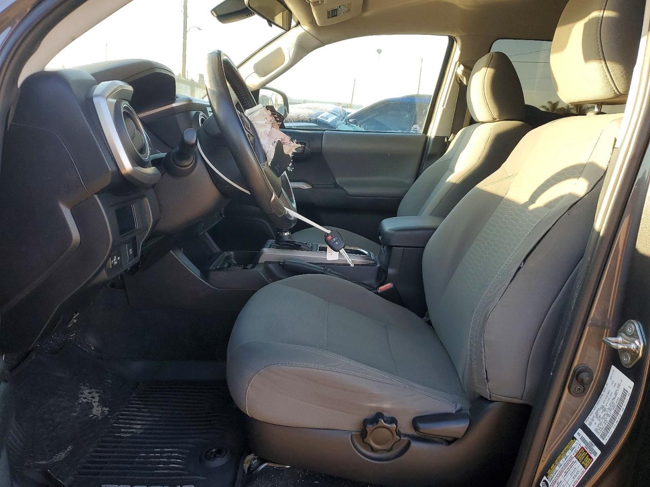 2019 Toyota Tacoma Sr5 - zdjęcie 7