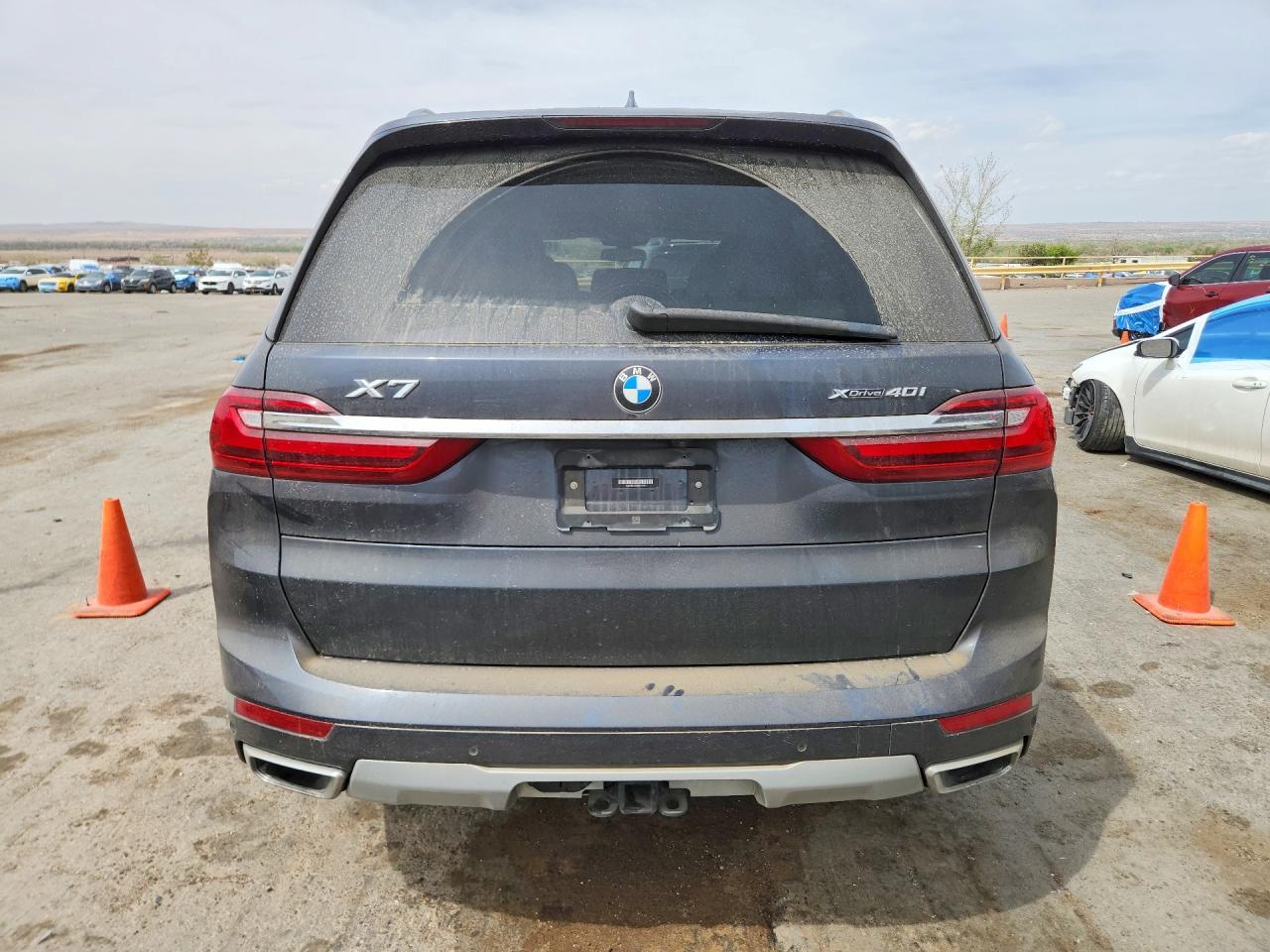 2022 BMW X7 xDrive40I - zdjęcie 6