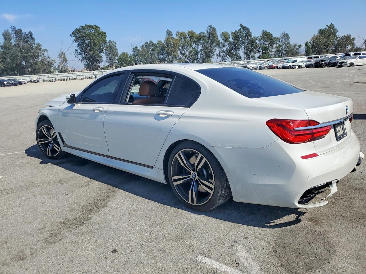 2018 BMW 750 I - zdjęcie 2
