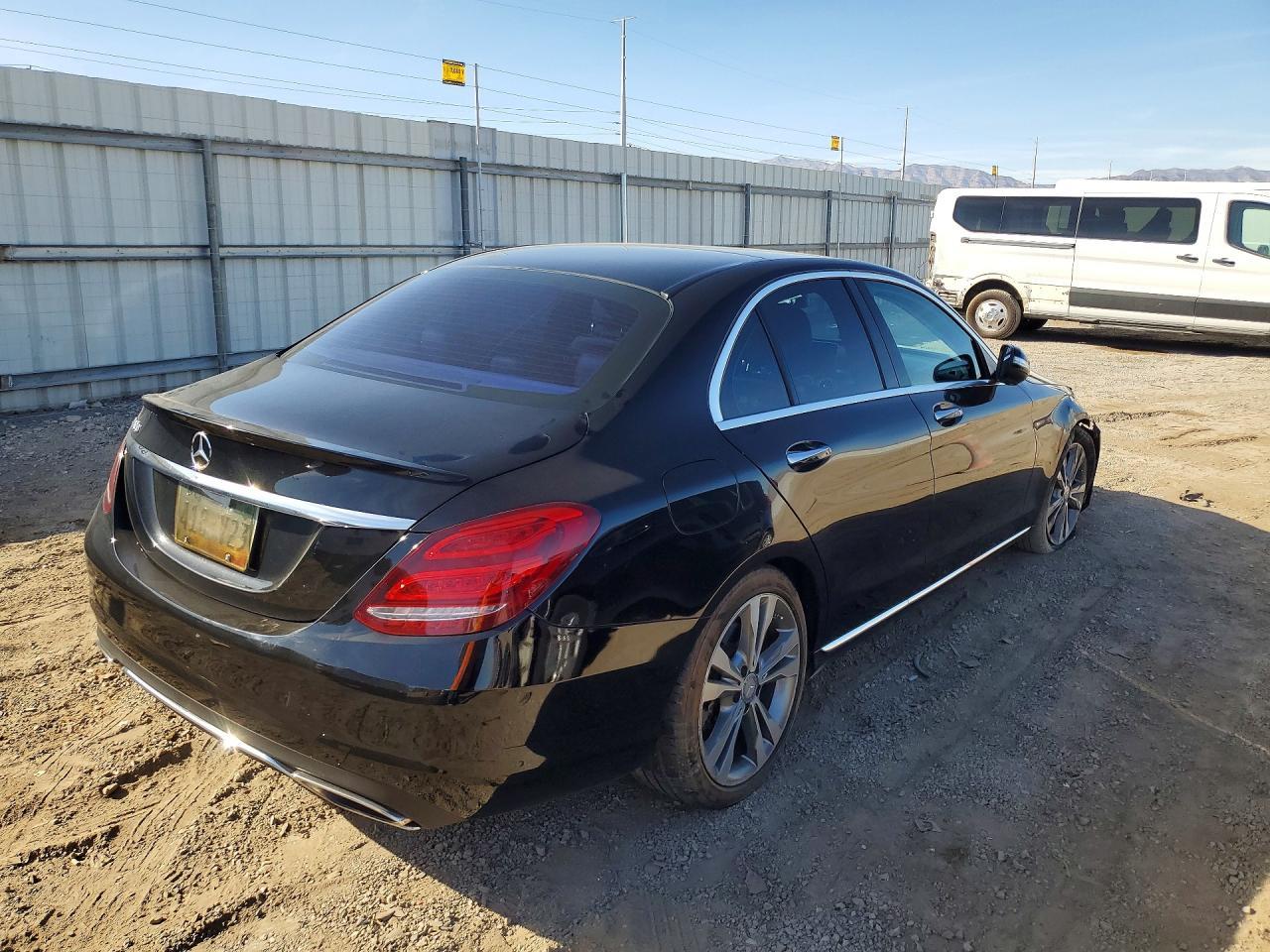 2015 Mercedes-Benz C 300 - zdjęcie 3