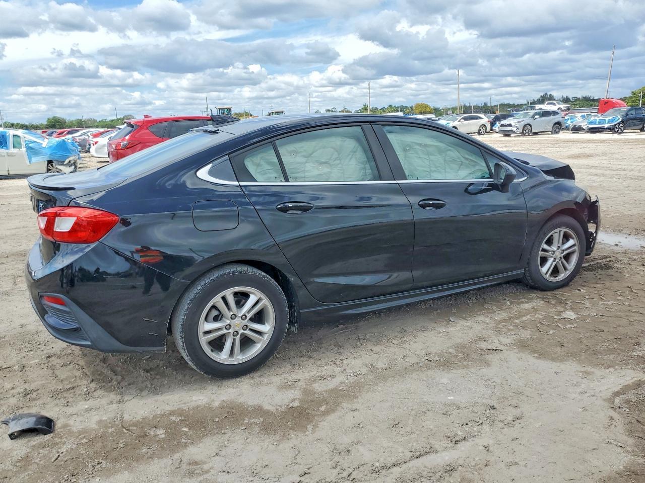 2017 Chevrolet Cruze Lt - zdjęcie 3