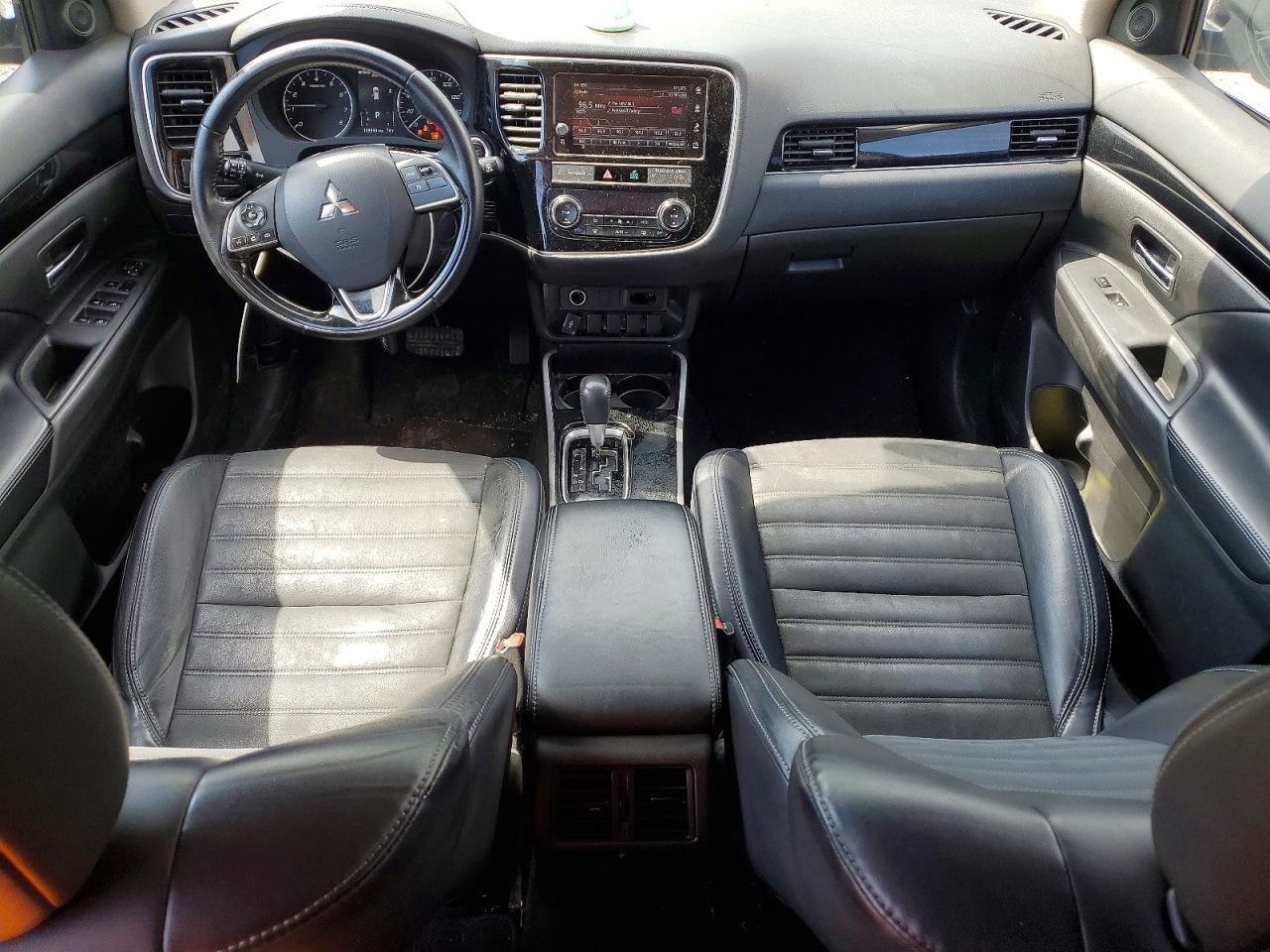 2019 Mitsubishi Outlander Se - zdjęcie 8