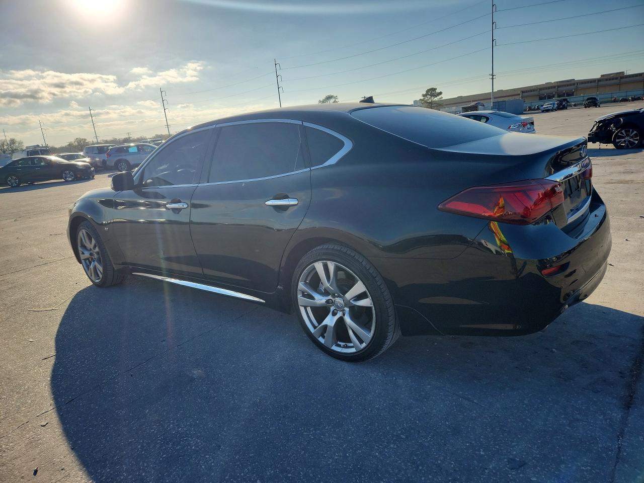 2016 Infiniti Q70L 3.7 - zdjęcie 2