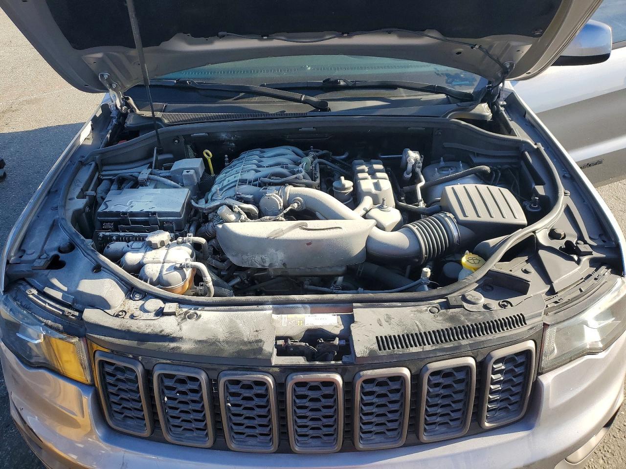 2016 Jeep Grand Cherokee Laredo - zdjęcie 11