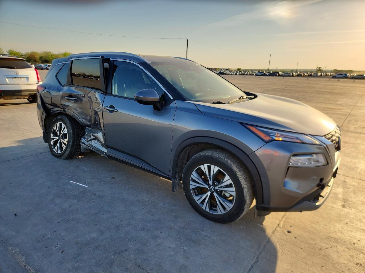 2023 Nissan Rogue Sv - zdjęcie 4