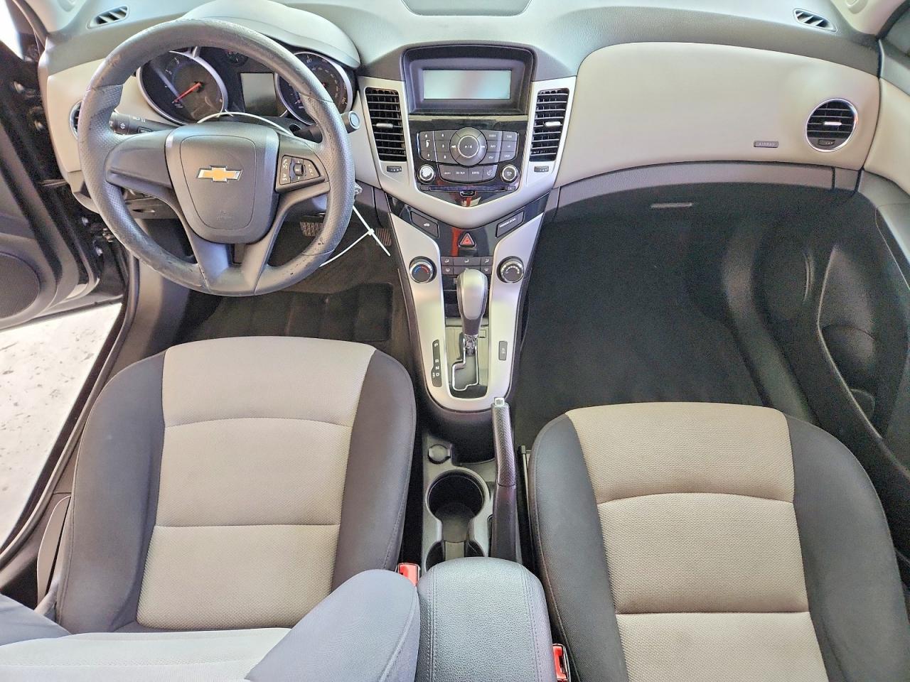 2015 Chevrolet Cruze Ls - zdjęcie 8