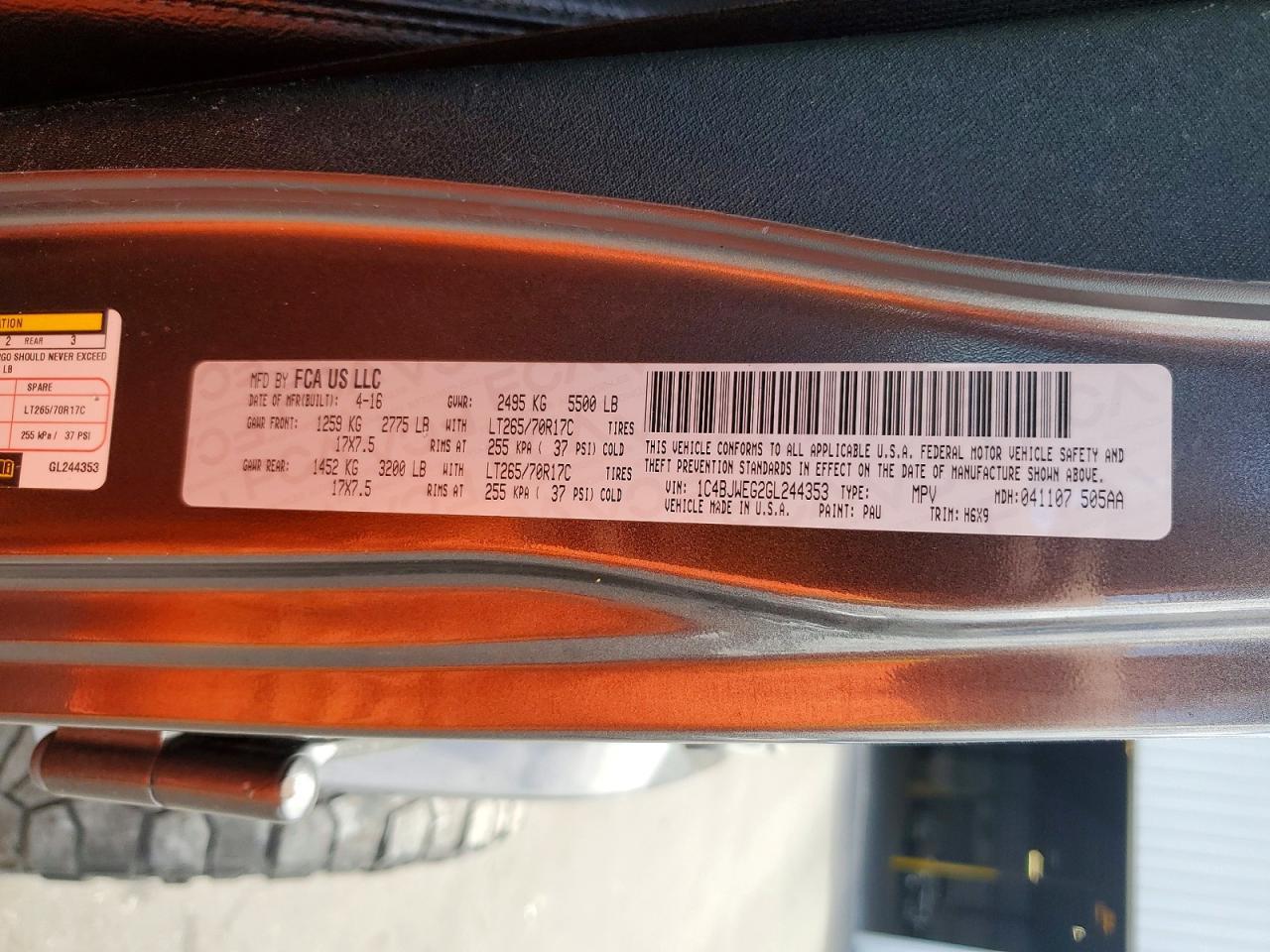 2016 Jeep Wrangler Unlimited Sahara - zdjęcie 12