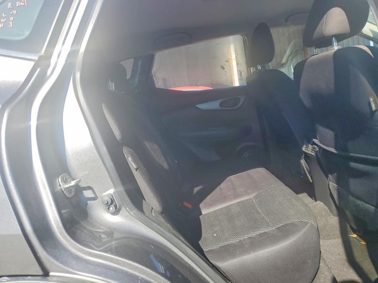 2021 Nissan Rogue Sport S - zdjęcie 11