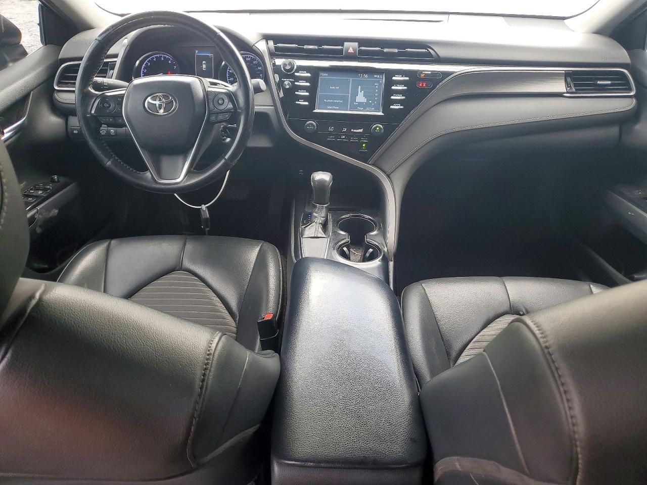 2019 Toyota Camry Se - zdjęcie 8