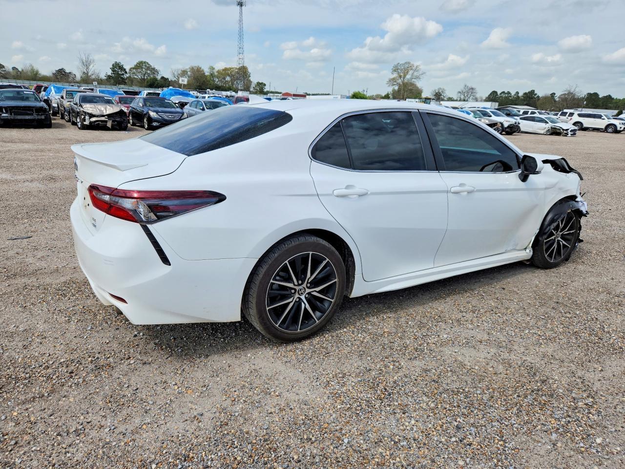 2023 Toyota Camry Se - zdjęcie 3