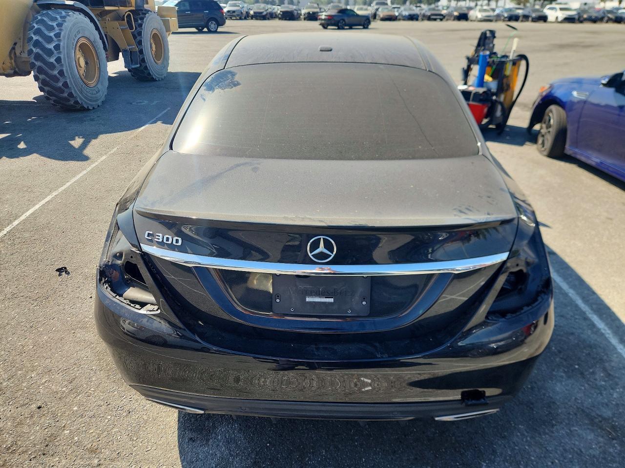 2021 Mercedes-Benz C 300 - zdjęcie 6